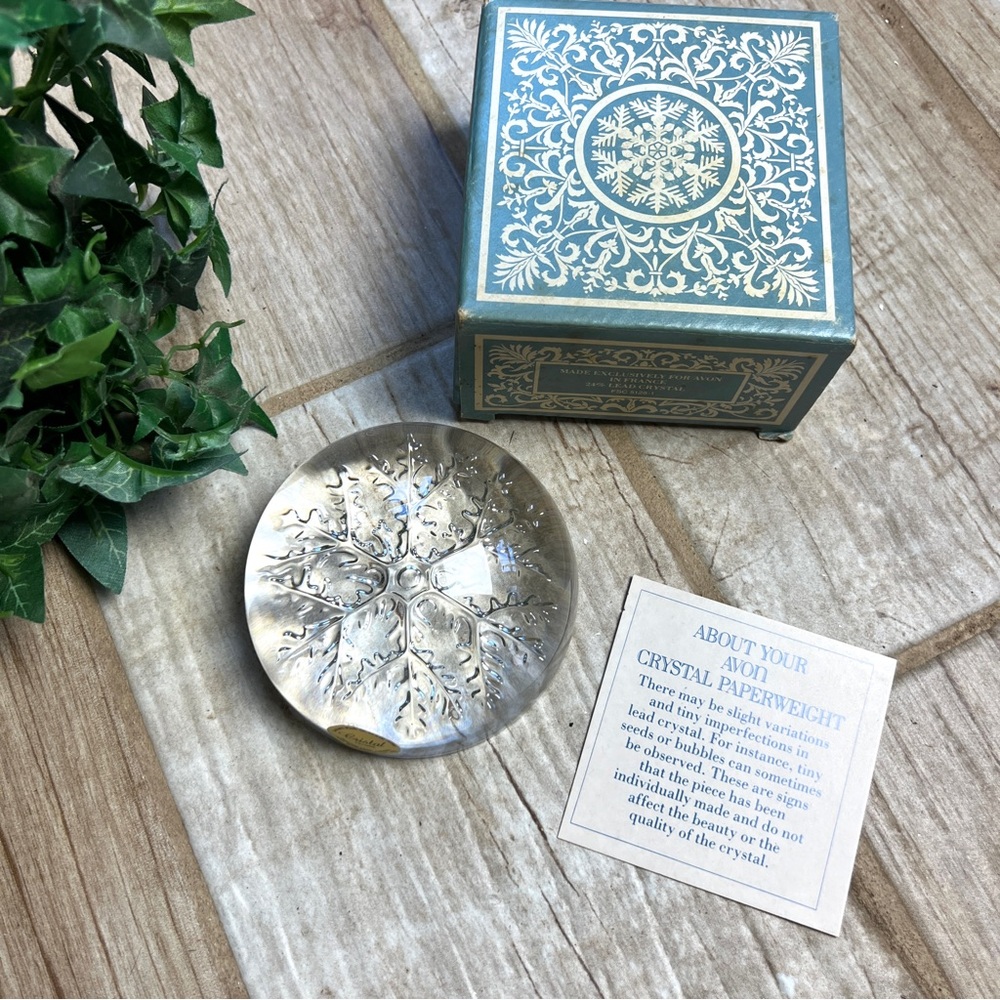 Avon Vintage Lead Crystal Snowflake Paper Weight NIB